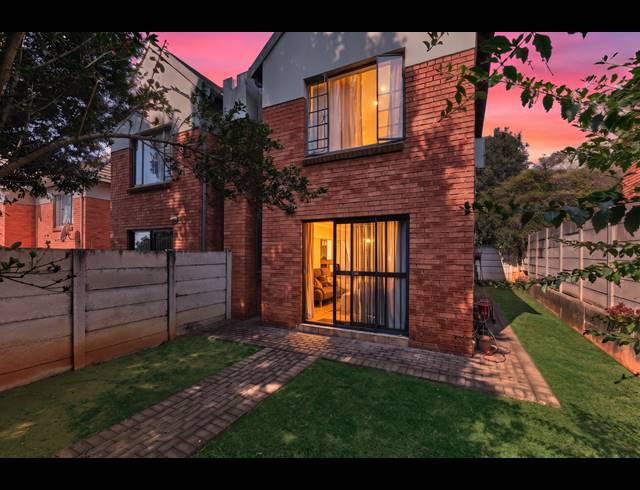 2 BEDROOM DUPLEX FOR SALE IN NORTH RIDING
